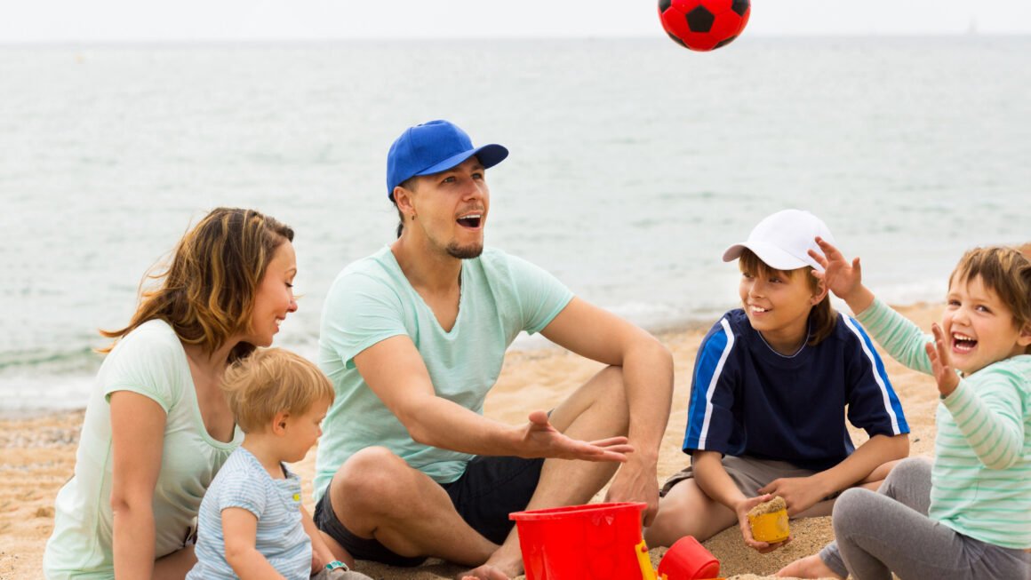 FKK-Strand für Familien: Tipps für einen entspannten und respektvollen Strandtag